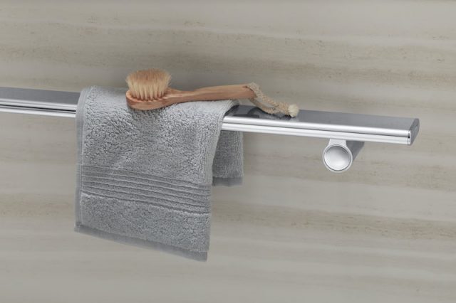 kohler shower barre with washcloth 